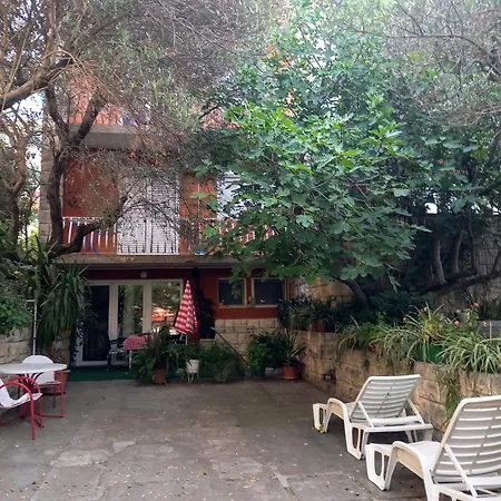 Leo Apartman *