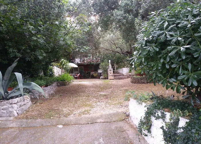 Apartment Leo Makarska